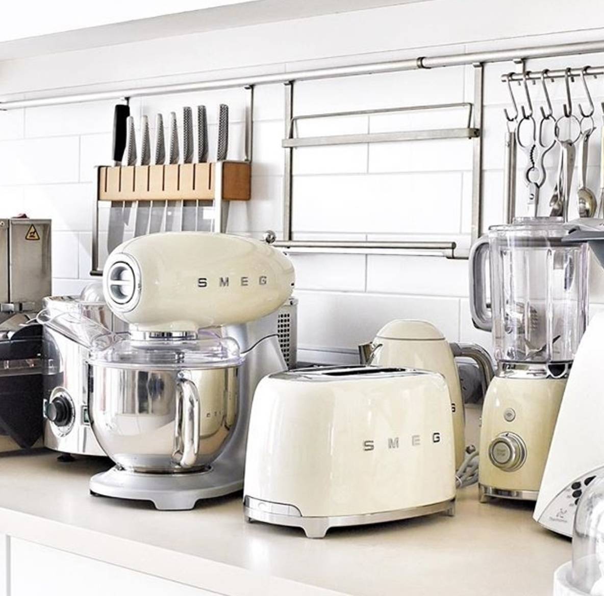 十年璀璨，意式美學(xué)點(diǎn)亮廚房 SMEG高顏值廚電，連接美食與生活的藝術(shù)